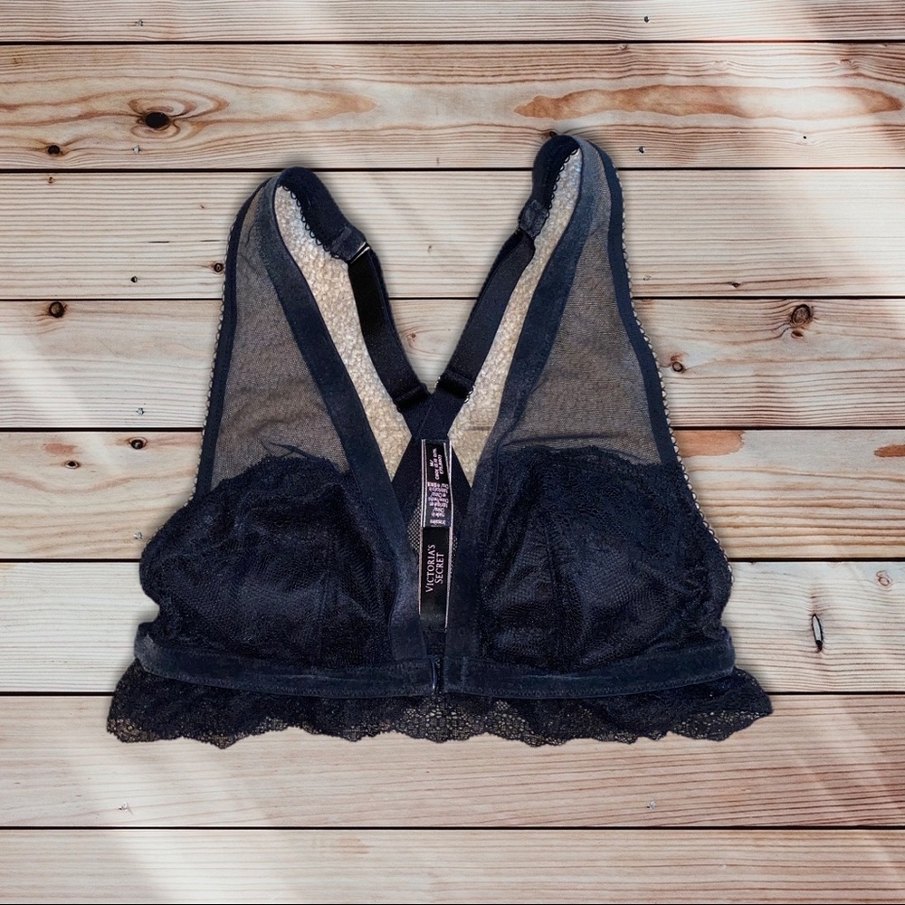 New Victoria’s Secret Lace Front Close Bralette